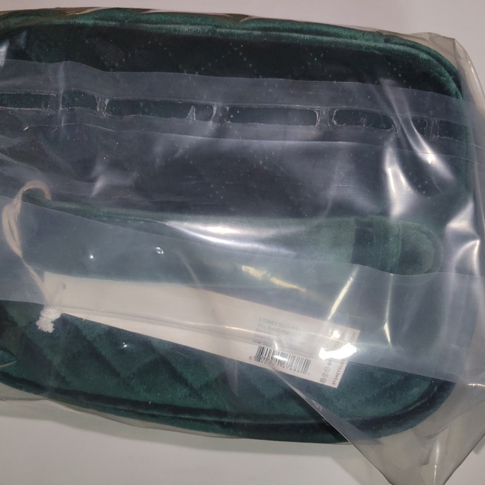 Stoney Clover Lane Green Quilted Velvet Vanity Case NWT - Picture 8 of 8